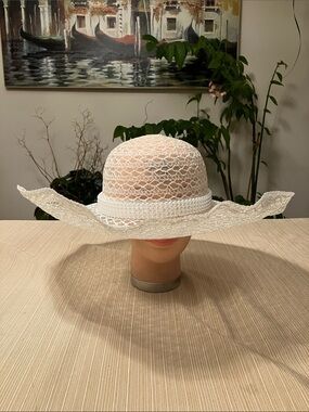 Chic White Polyester Wide Brim Hat With White Pearl Band